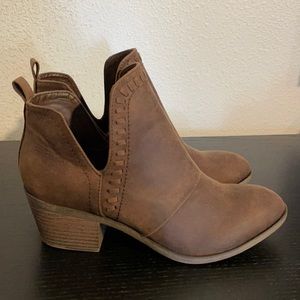 Rock & Candy Women's Lipton Chelsea Boot Size 7